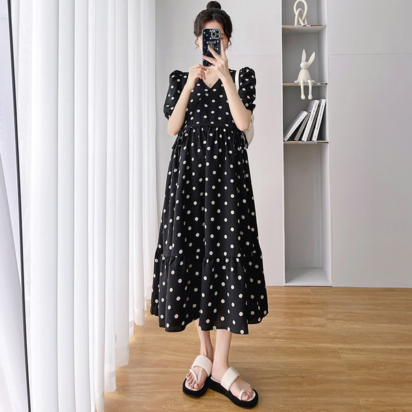 Izrezana haljina s dubokim dekolteom za trudnice