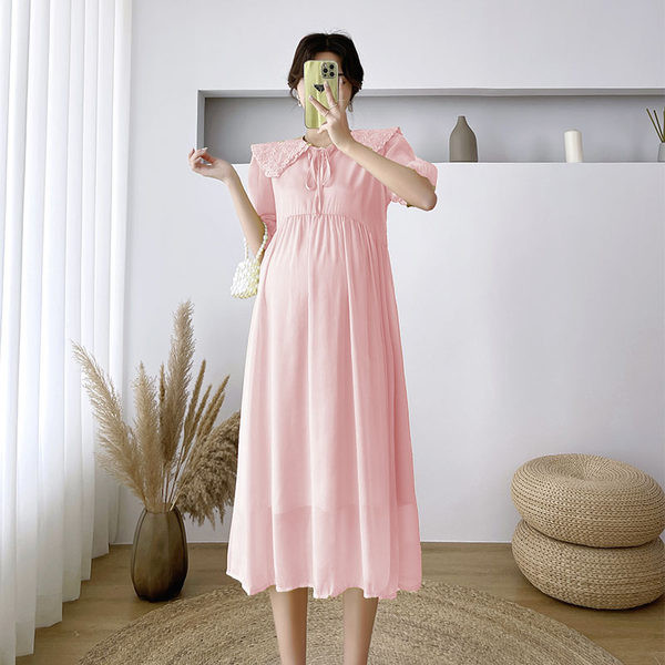 Moderna ljetna trudnička haljina u roza boji