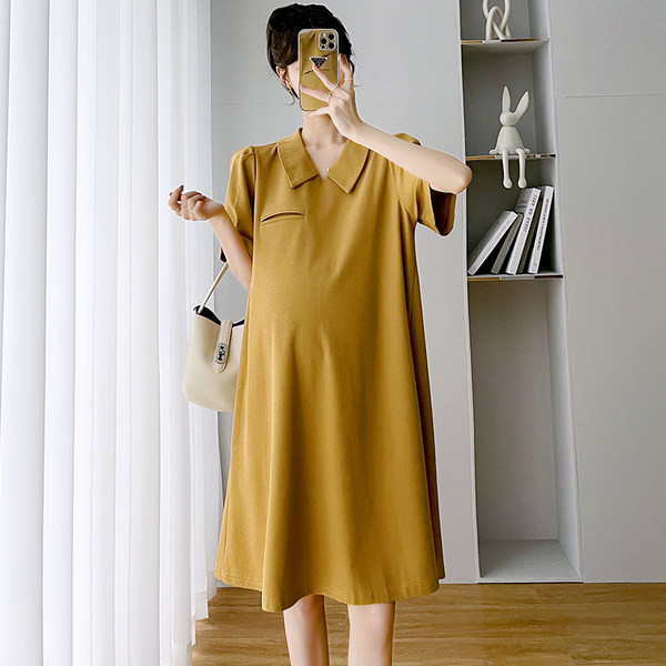 Plati vasarinė suknelė iki kelių su siaura iškirpte