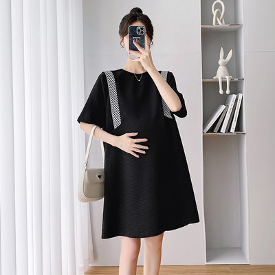 Φαρδύ γυναικείο φόρεμα με οβάλ λαιμόκοψη - ασπρόμαυρο χρώμα