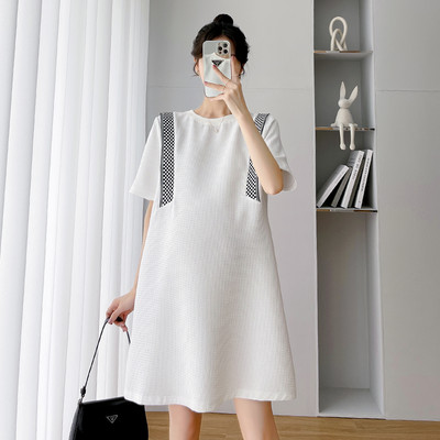 Φαρδύ γυναικείο φόρεμα με οβάλ λαιμόκοψη - ασπρόμαυρο χρώμα