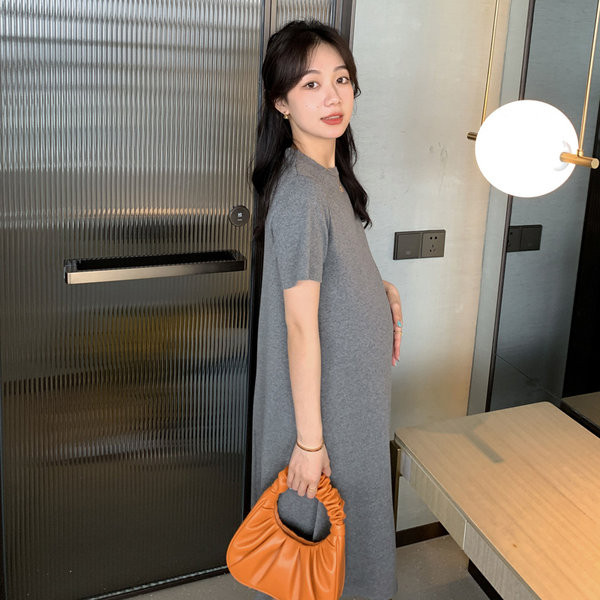 Jednobojna ženska haljina s ovalnim izrezom za trudnice