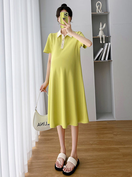 Ležerna široka haljina s klasičnim ovratnikom i gumbima