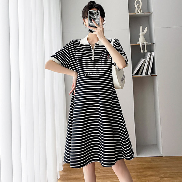 Ljetna prugasta trudnička haljina s klasičnim ovratnikom
