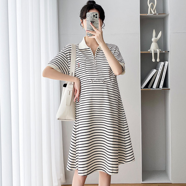 Ljetna prugasta trudnička haljina s klasičnim ovratnikom