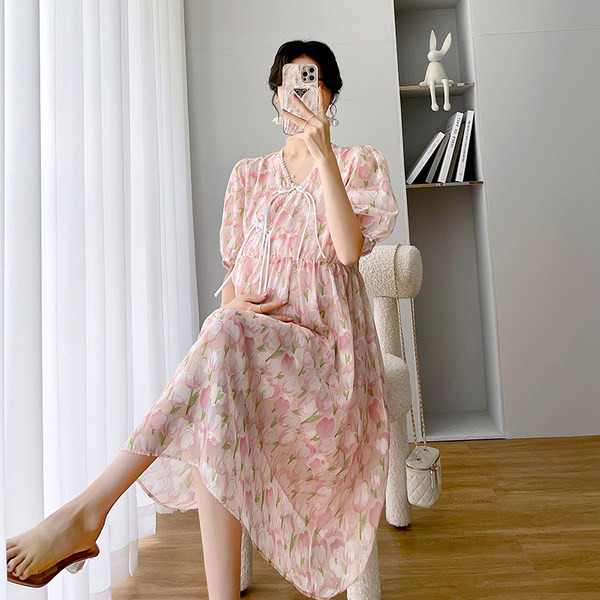 Ljetna široka haljina za trudnice s cvjetnim uzorkom