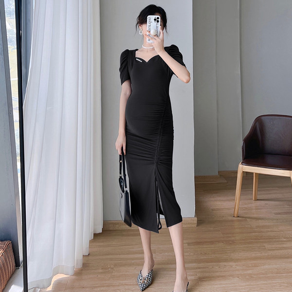 Pripijena trudnička haljina s vezicama i V-izrezom