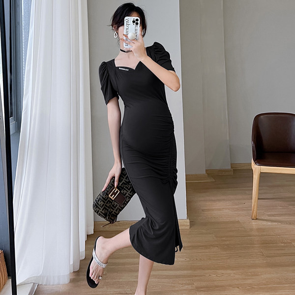 Pripijena trudnička haljina s vezicama i V-izrezom