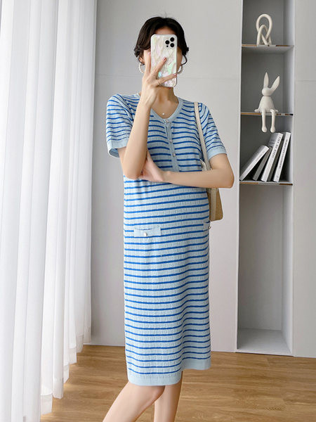 Ženska prugasta haljina za trudnice s V izrezom