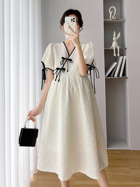 Izrezana trudnička haljina na čipke