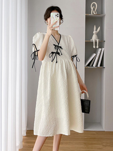 Izrezana trudnička haljina na čipke