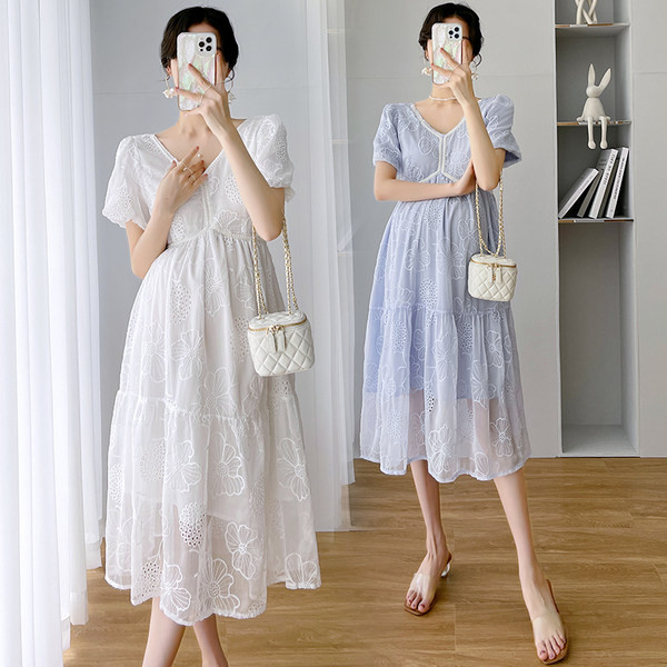 Elegantna duga haljina s kratkim rukavima i V-izrezom