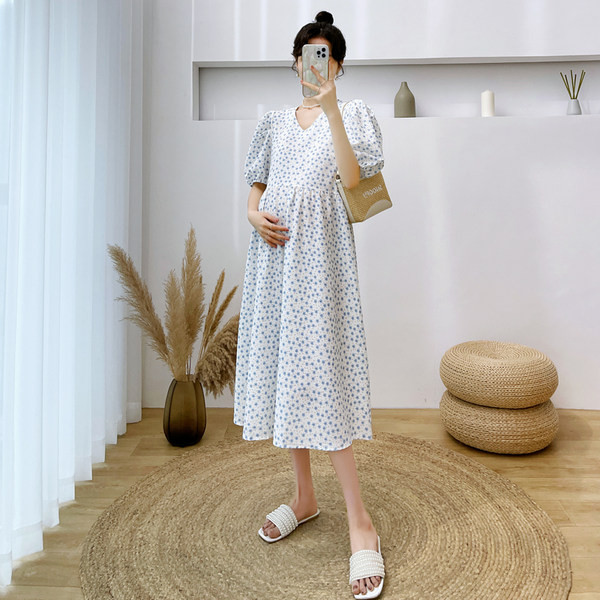 Ljetna trudnička haljina s cvjetnim uzorkom