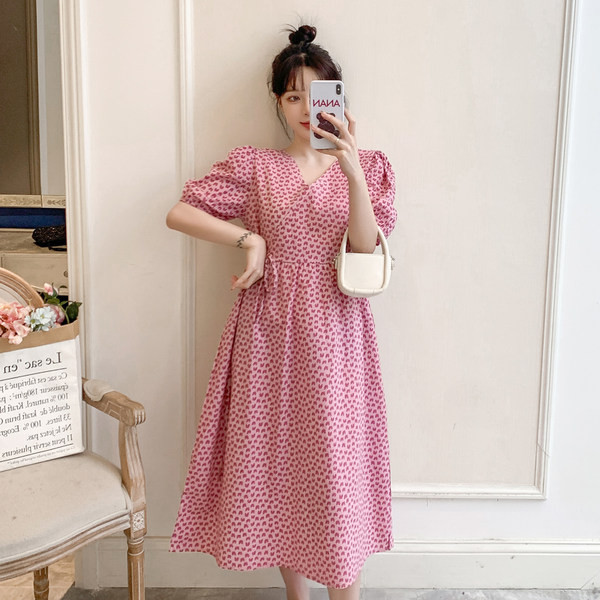 Ljetna trudnička haljina s dubokim dekolteom