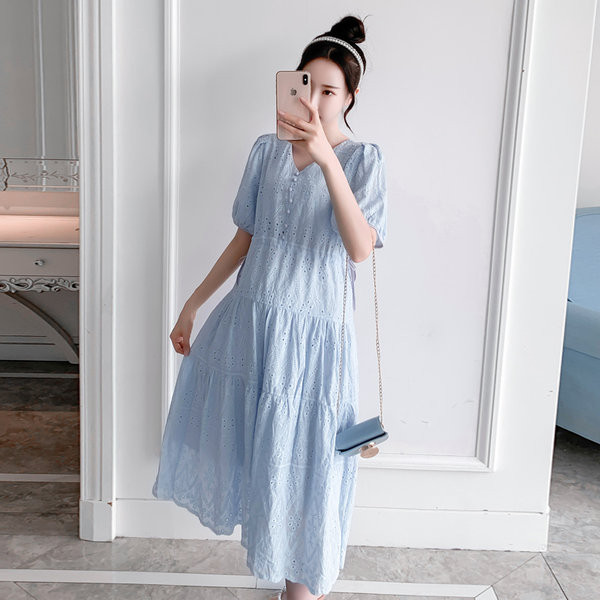 Ženska ljetna haljina na dugmad za trudnice - bijela i plava boja