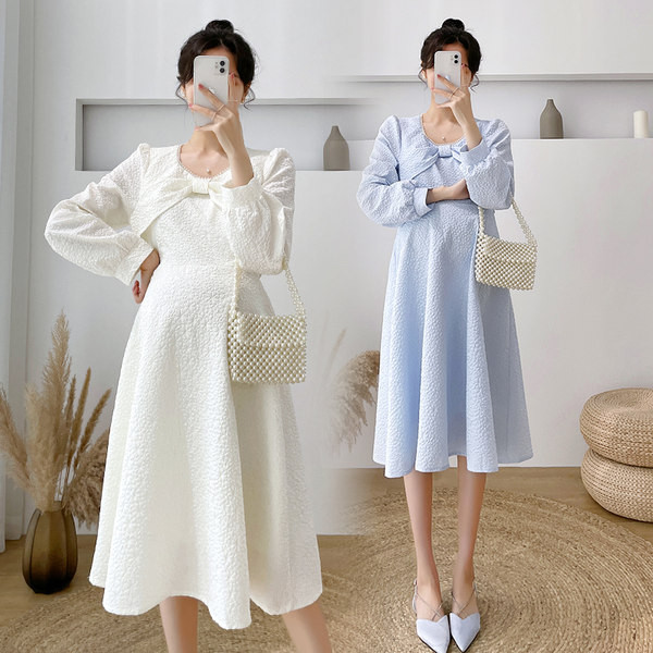 Moderna trudnička haljina s ovalnim izrezom