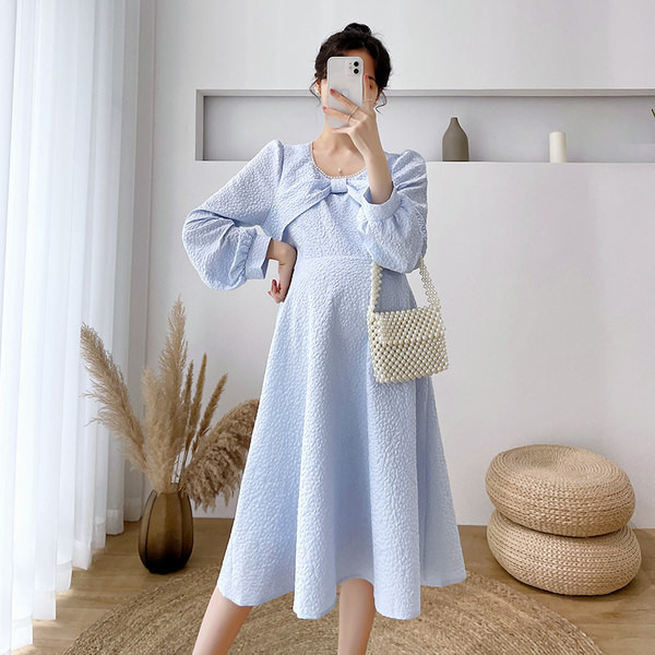 Moderna trudnička haljina s ovalnim izrezom