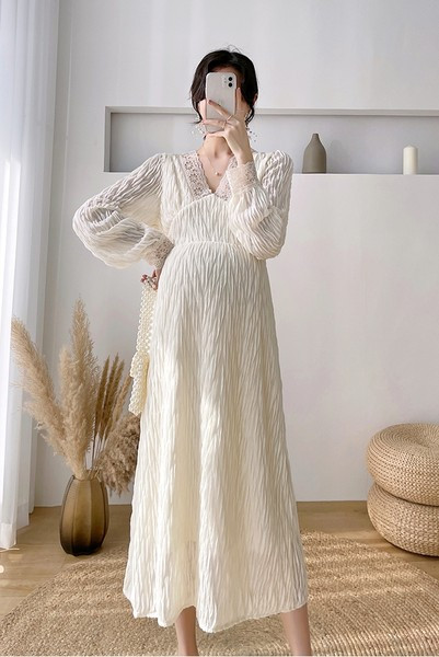 Čipkana trudnička haljina s V-izrezom i dugim rukavima