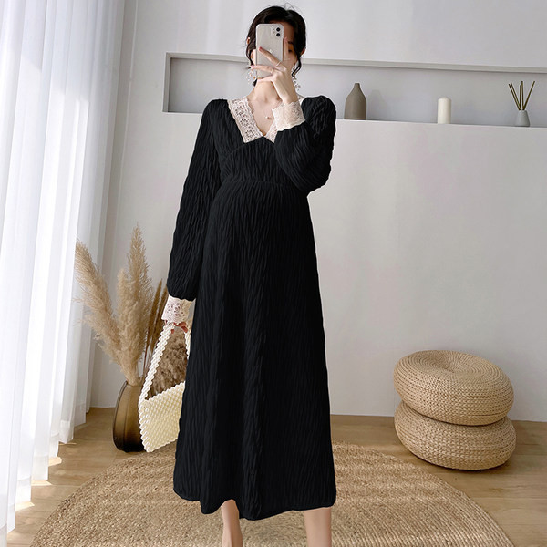 Čipkana trudnička haljina s V-izrezom i dugim rukavima