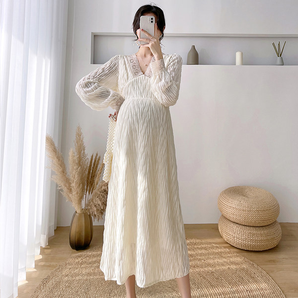 Čipkana trudnička haljina s V-izrezom i dugim rukavima