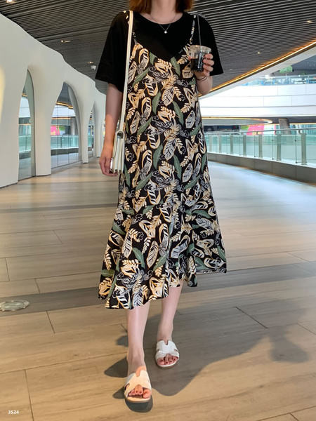 Izrezana ljetna haljina s cvjetnim uzorkom