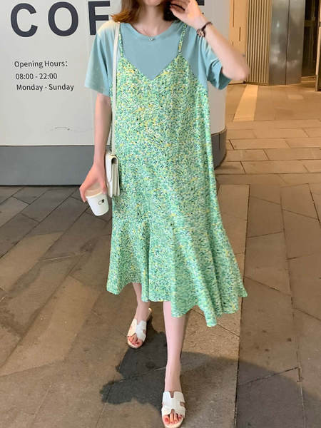 Izrezana ljetna haljina s cvjetnim uzorkom