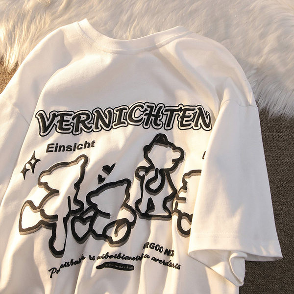 Široka majica sa šarenim printom za trudnice