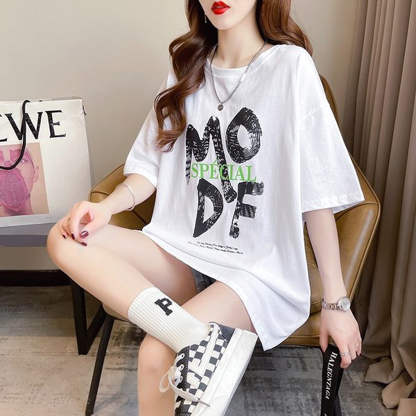 Široki model ženske majice kratkih rukava za trudnice