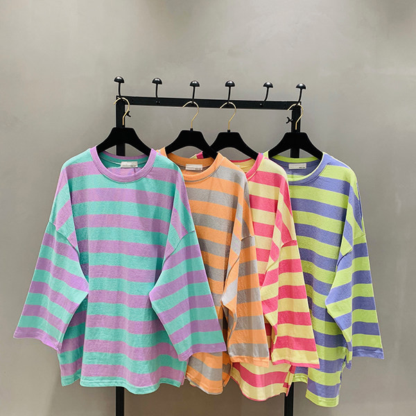 Ženska prugasta bluza s ovalnim izrezom za trudnice