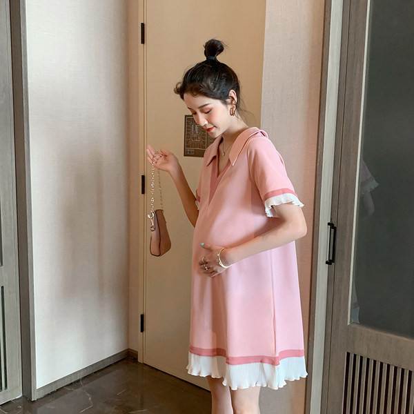 Trudnička haljina širokog uzorka s klasičnim ovratnikom