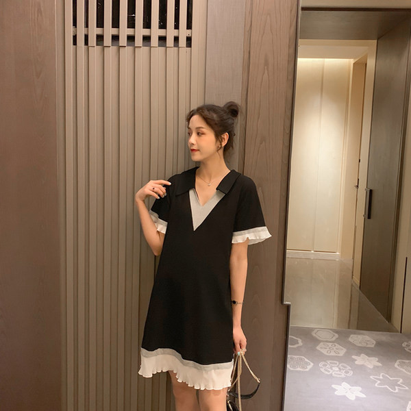 Trudnička haljina širokog uzorka s klasičnim ovratnikom