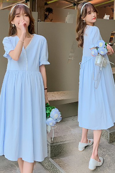 Moderna ženska haljina sa špicastim dekolteom