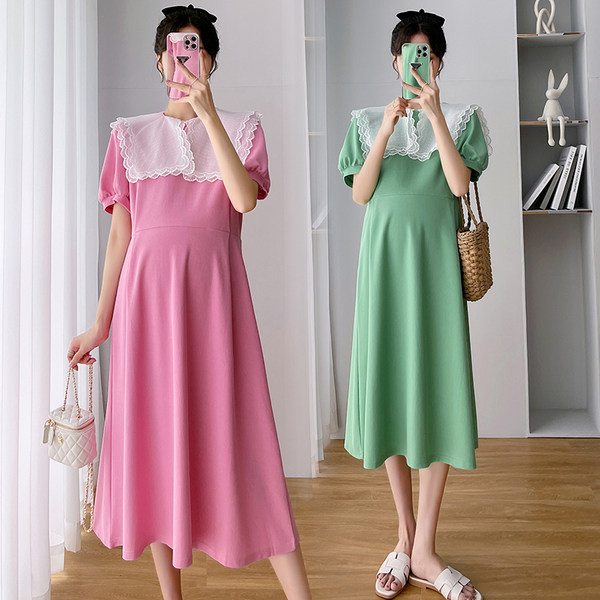 Trudnička haljina s velikim ovratnikom od čipke