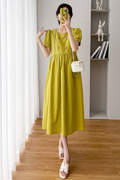 Moderna ženska haljina s vezom za trudnice