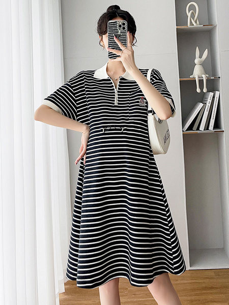 Izrezana prugasta haljina s vezicama u struku