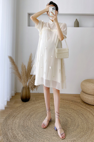 Модерна рокля с дантела и къс ръкав за бременни