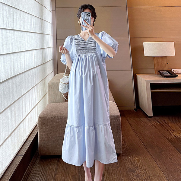 Ženska ljetna haljina s dubokim dekolteom za trudnice