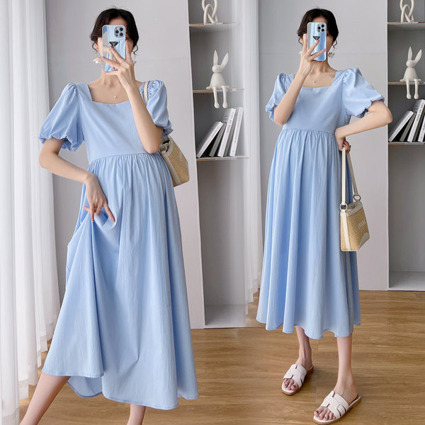 Vasaras apgriezta grūtnieču kleita ar pufām piedurknēm