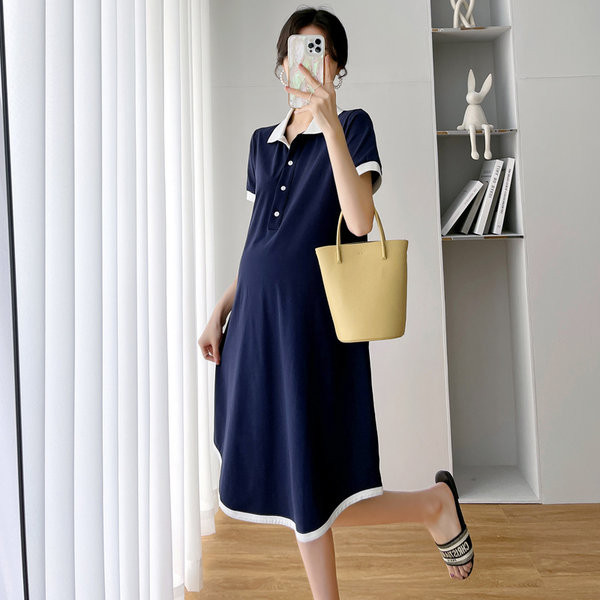 Разкроена лятна рокля с копчета и класическа яка