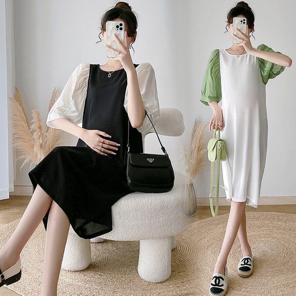 Izgriezt sieviešu kleitu ar tilla piedurknēm