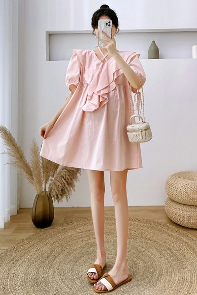 Bezmaksas raksta īsa, šņorējama grūtnieču kleita