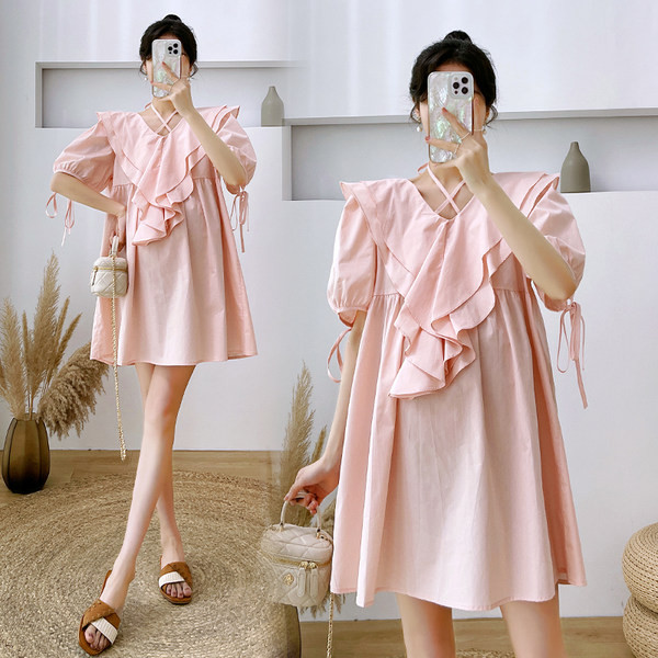 Bezmaksas raksta īsa, šņorējama grūtnieču kleita