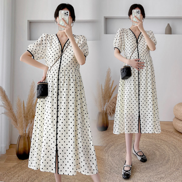 Vasaras kleita grūtniecēm ar V veida kakla izgriezumu