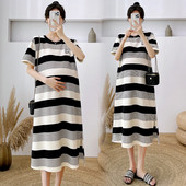 Γυναικείο μακρύ ριγέ φόρεμα με κοντό μανίκι και οβάλ λαιμόκοψη