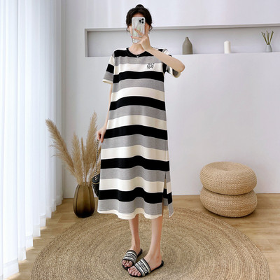 Γυναικείο μακρύ ριγέ φόρεμα με κοντό μανίκι και οβάλ λαιμόκοψη