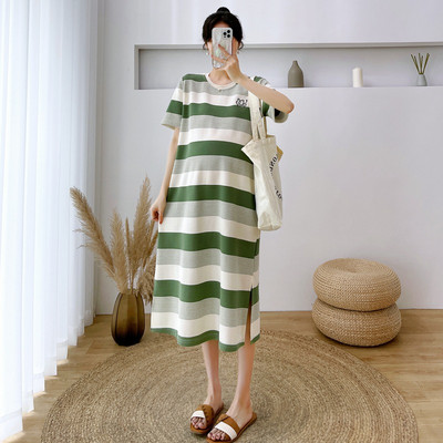 Γυναικείο μακρύ ριγέ φόρεμα με κοντό μανίκι και οβάλ λαιμόκοψη