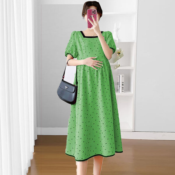 Duga ležerna haljina za trudnice s četvrtastim izrezom