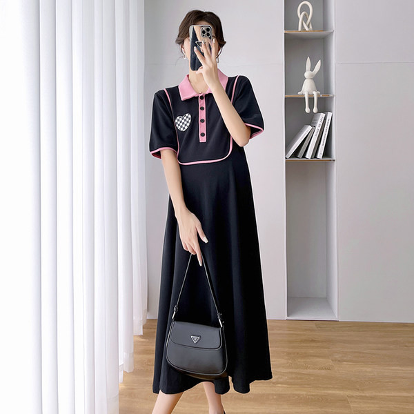 Grūtnieču ikdienas kleita ar īsām piedurknēm