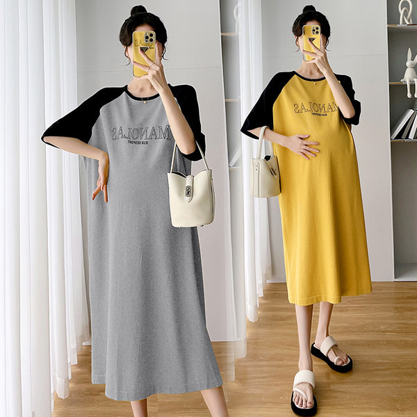 Ravni model pamučne haljine s natpisom