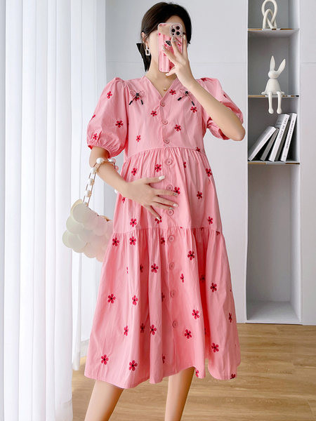 Sieviešu piegriezuma kleita ar krāsainiem izšuvumiem grūtniecēm